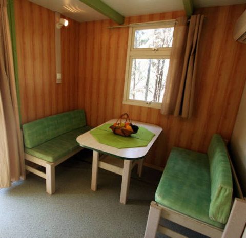 camping los escullos bungalow's dinning room