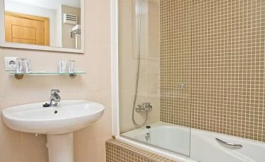 bathroom in PV apartments in seville