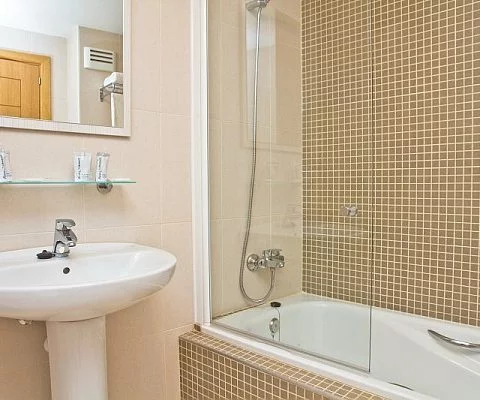 bathroom in PV apartments in seville