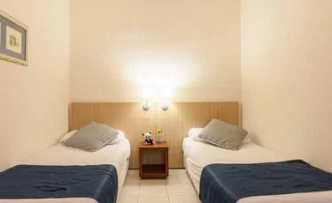costa dorada pet friendly apartments two beds room