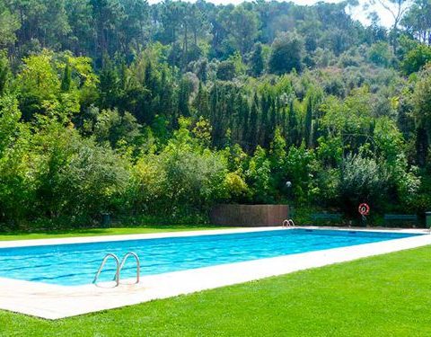 Pool in Villa Engracia apartments